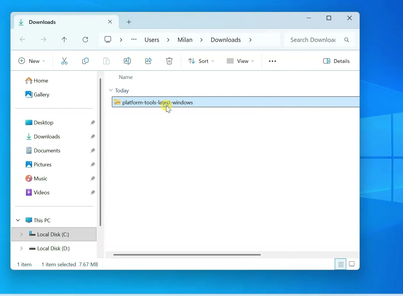 Windows Downloads folder with the platform-tools-latest-windows archive selected for extraction