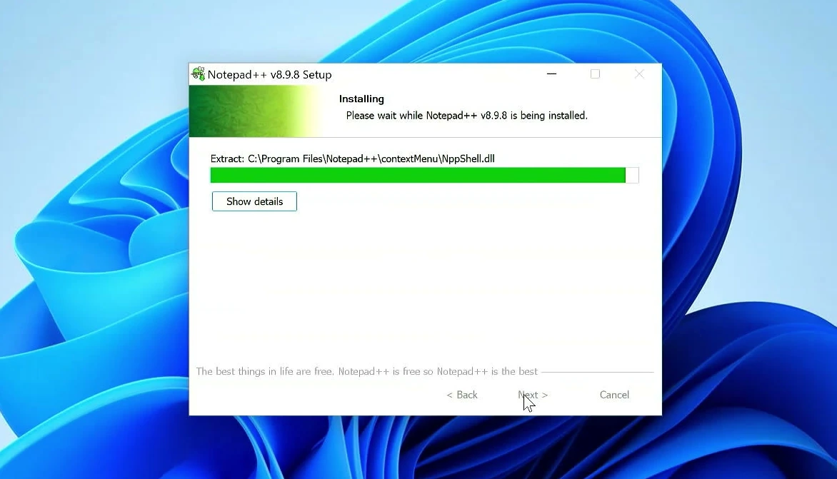 Notepad++ Setup installer shows installation progress in the WinBoat Windows desktop