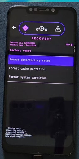 LineageOS Recovery Factory reset menu with Format data and factory reset selected