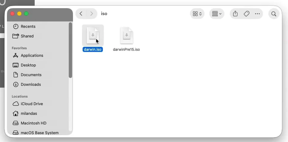 Finder ISO folder with darwin.iso selected for VMware Tools
