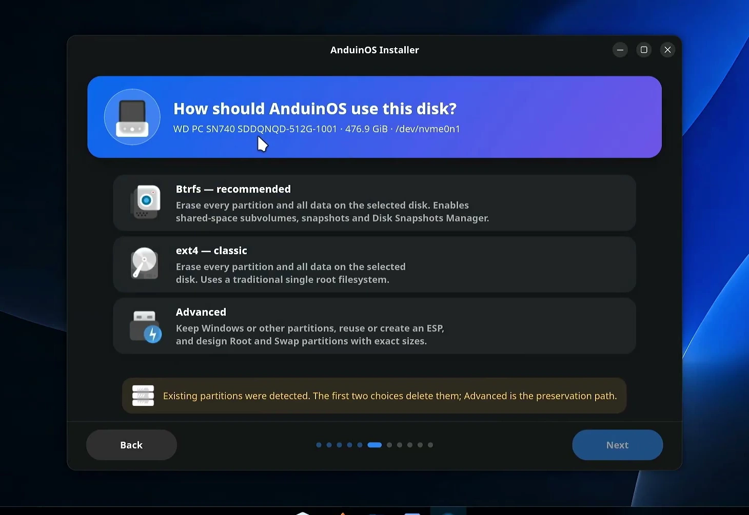 AnduinOS Installer storage choices showing Btrfs recommended, ext4 classic, and Advanced.