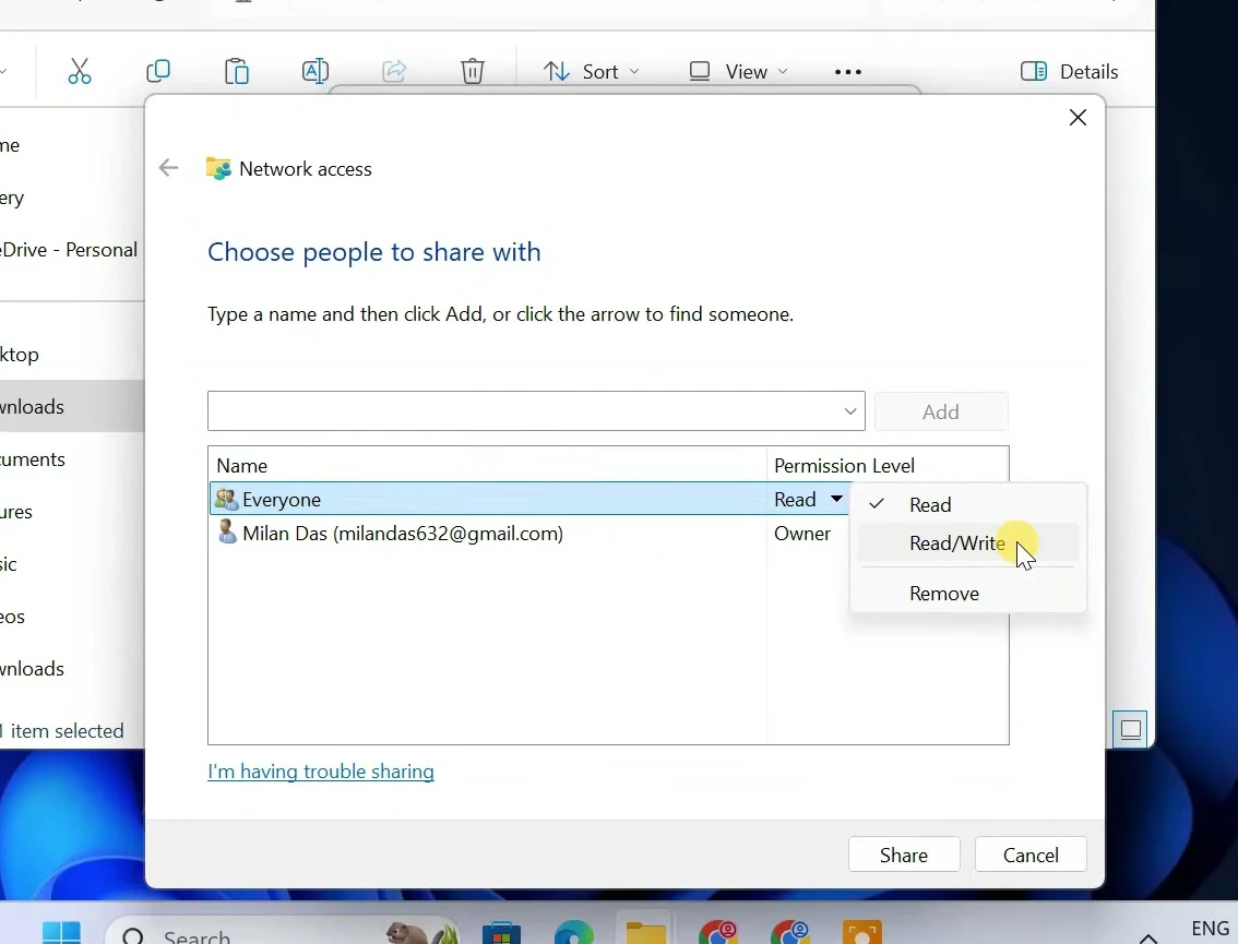 Windows folder-sharing dialog with Read/Write selected for Everyone